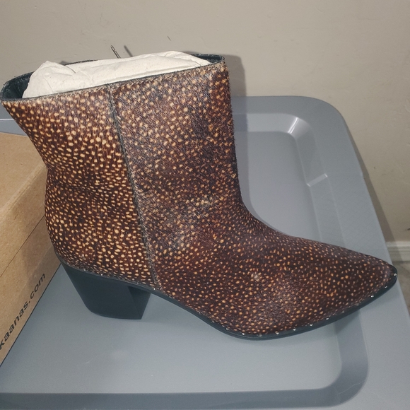 KAANAS Women's Size 10M Durella Pointy Sock Bootie Cheetah Ankle Boot New - Picture 2 of 5
